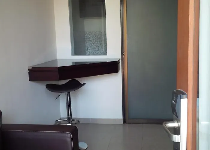Suji Apartahotel 2*