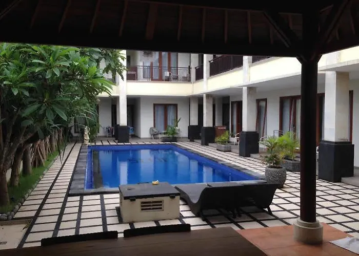 Suji Apartahotel 2*